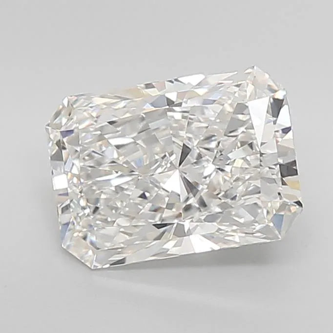 4.08ct Radiant Lab Grown Diamond (Colour F, Clarity VVS2, IGI Certified)