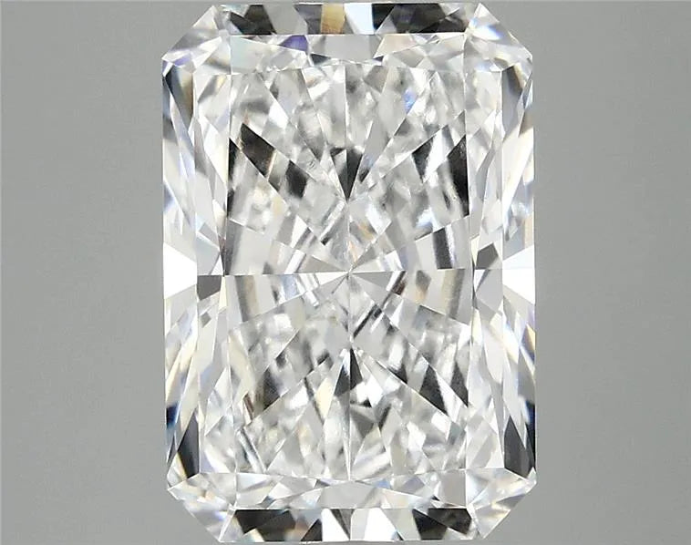 4.09ct Radiant Lab Grown Diamond (Colour D, Clarity VVS2, IGI Certified)