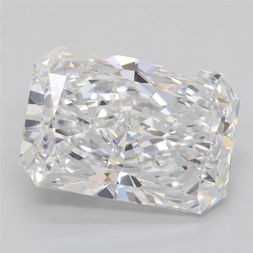 4.09ct Radiant Lab Grown Diamond (Colour D, Clarity VVS2, IGI Certified)