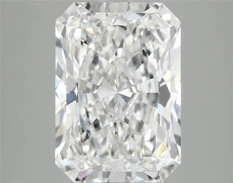 4.10ct Radiant Lab Grown Diamond (Colour E, Clarity VS1, IGI Certified)