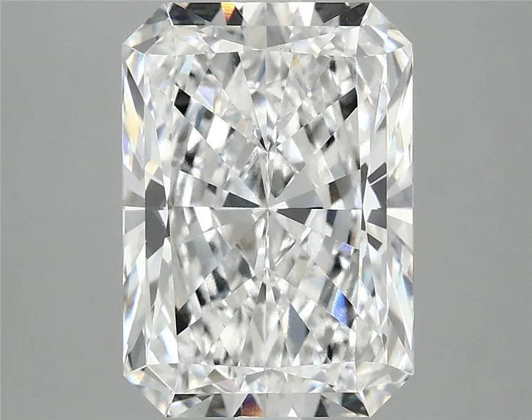 4.10ct Radiant Lab Grown Diamond (Colour E, Clarity VVS2, IGI Certified)