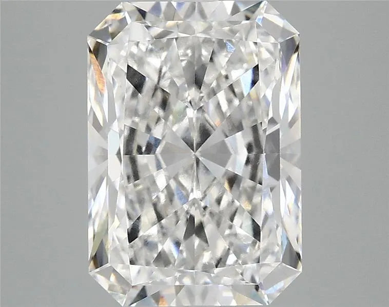 4.10ct Radiant Lab Grown Diamond (Colour E, Clarity VVS2, IGI Certified)