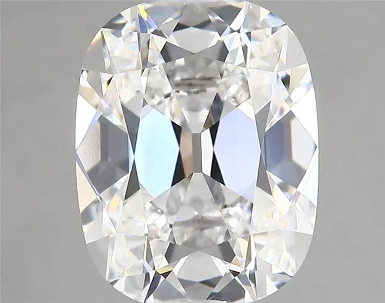 4.11ct Cushion modified Lab Grown Diamond (Colour E, Clarity VVS2, IGI Certified)