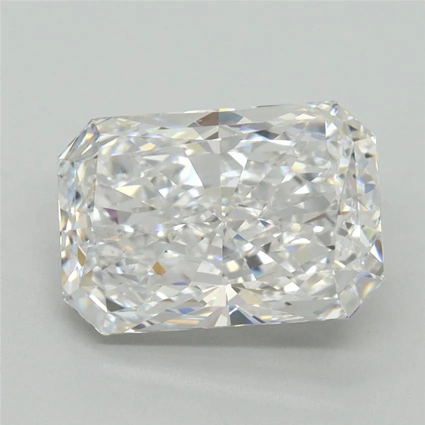 4.21ct Radiant Lab Grown Diamond (Colour D, Clarity VVS2, IGI Certified)