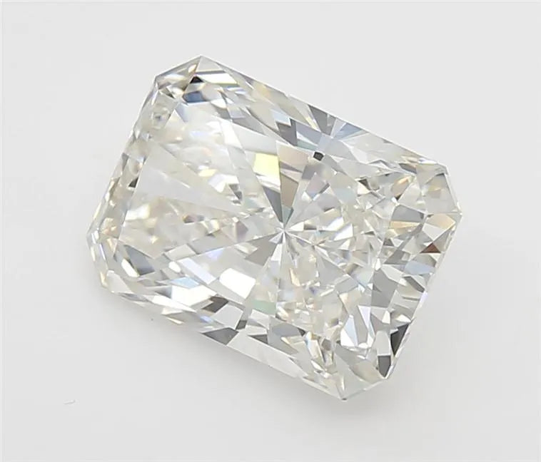 4.22ct Radiant Lab Grown Diamond (Colour H, Clarity VVS2, IGI Certified)