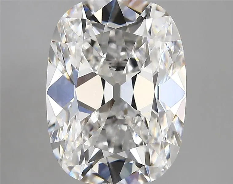 4.30ct Cushion modified Lab Grown Diamond (Colour E, Clarity VVS2, IGI Certified)