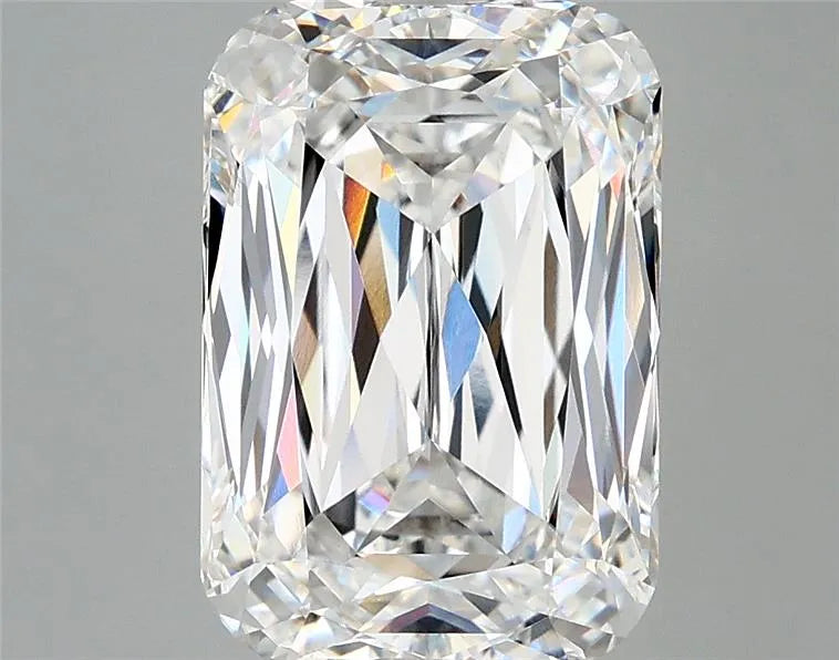 4.31ct Cushion modified Lab Grown Diamond (Colour E, Clarity VVS2, IGI Certified)