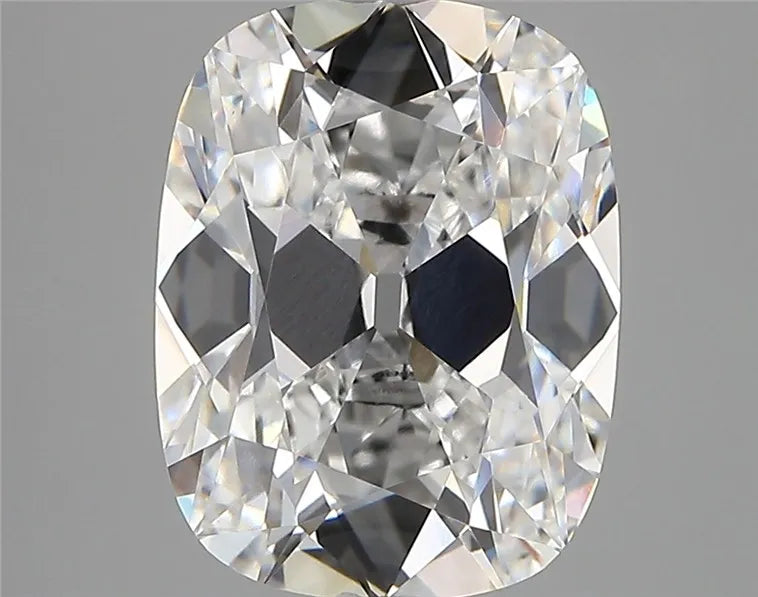 4.40ct Cushion modified Lab Grown Diamond (Colour E, Clarity VVS2, IGI Certified)