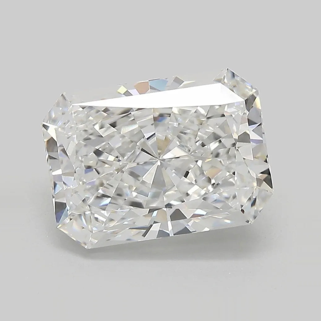 4.52ct Radiant Lab Grown Diamond (Colour E, Clarity VVS2, IGI Certified)