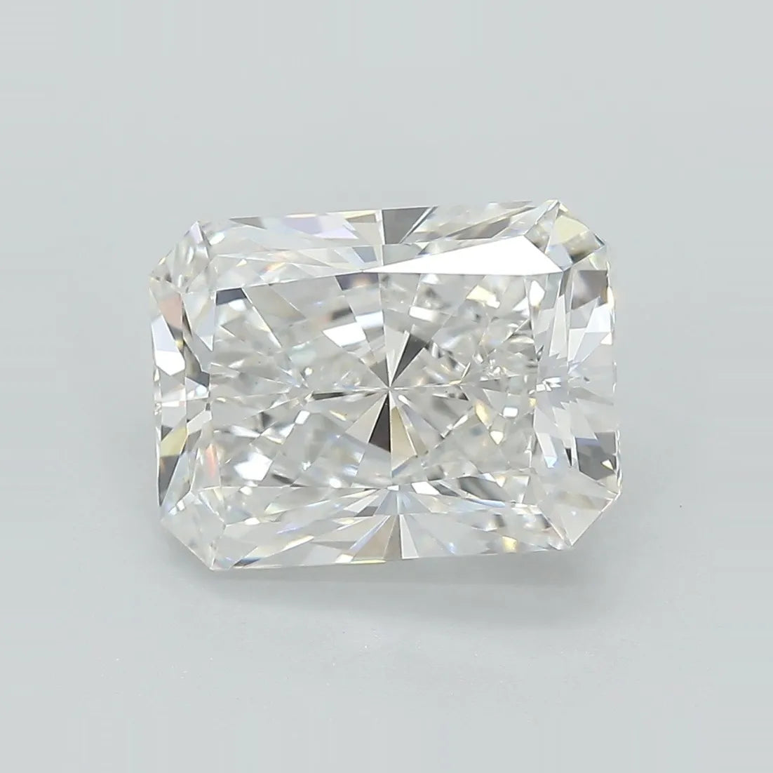 4.52ct Radiant Lab Grown Diamond (Colour F, Clarity VVS2, IGI Certified)