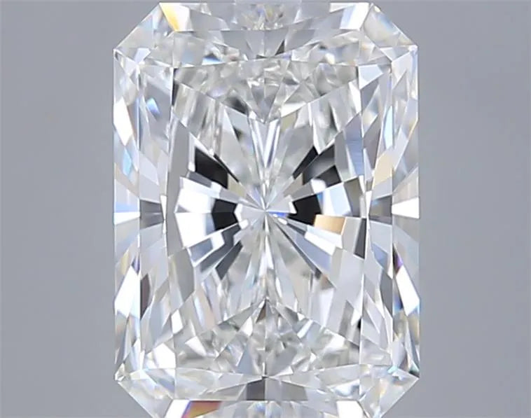 4.99ct Radiant Lab Grown Diamond (Colour F, Clarity VVS2, IGI Certified)