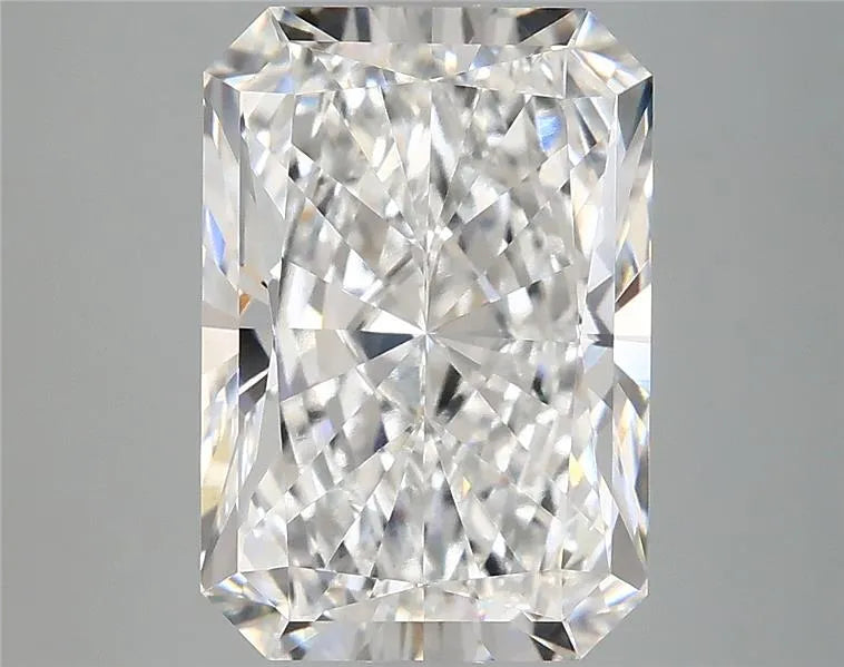 5.02ct Radiant Lab Grown Diamond (Colour E, Clarity VVS2, IGI Certified)