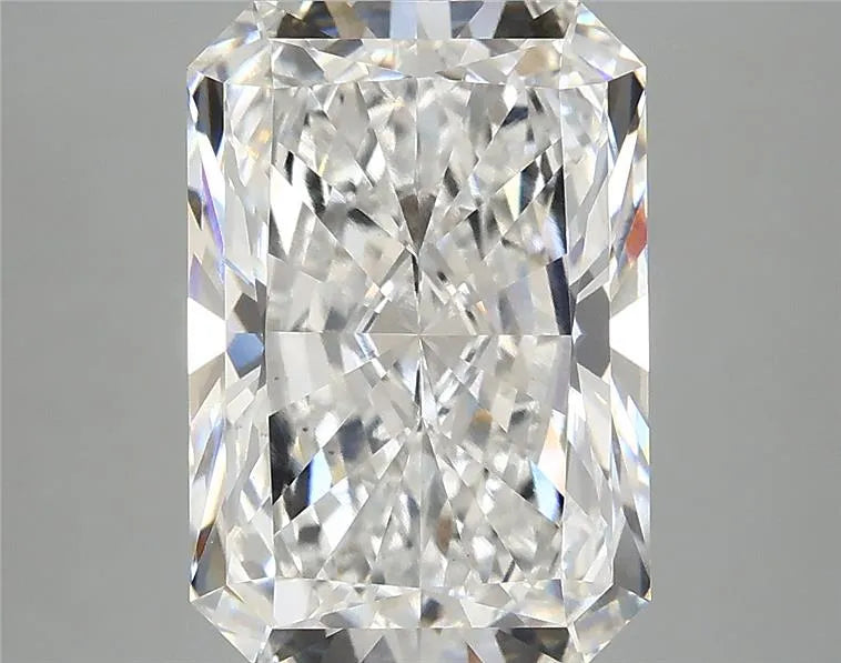 5.04ct Radiant Lab Grown Diamond (Colour E, Clarity VVS2, IGI Certified)