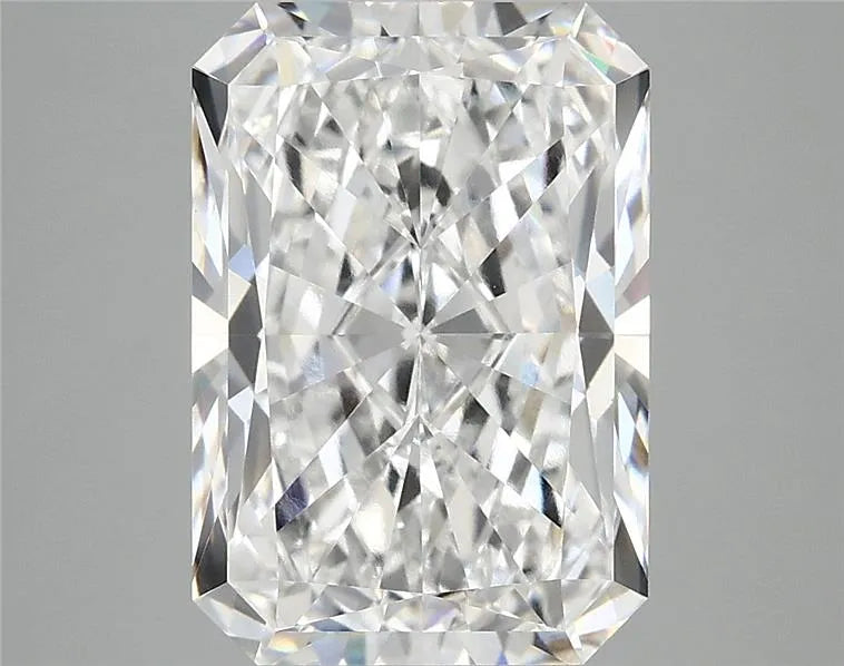 5.07ct Radiant Lab Grown Diamond (Colour E, Clarity VVS2, IGI Certified)