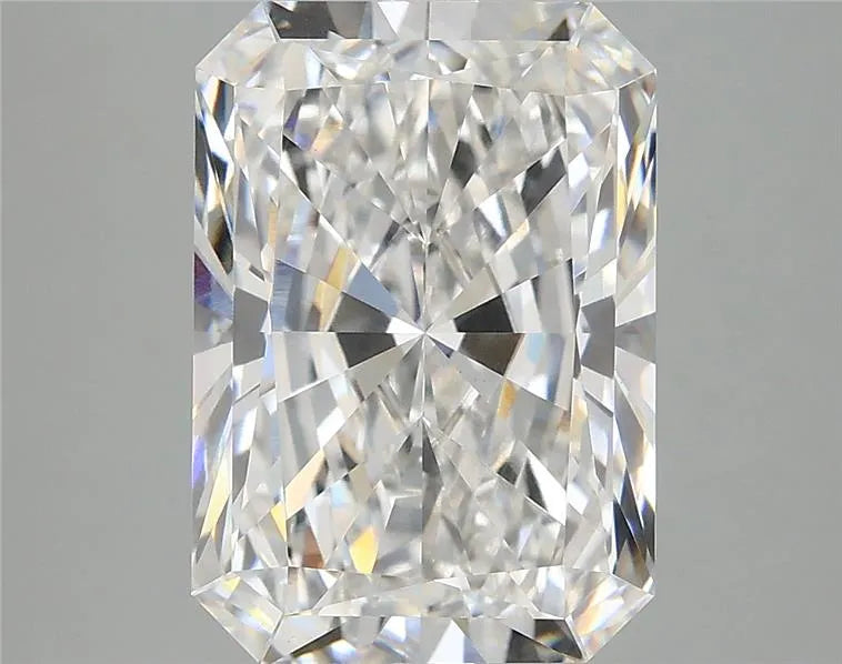 5.09ct Radiant Lab Grown Diamond (Colour E, Clarity VVS2, IGI Certified)