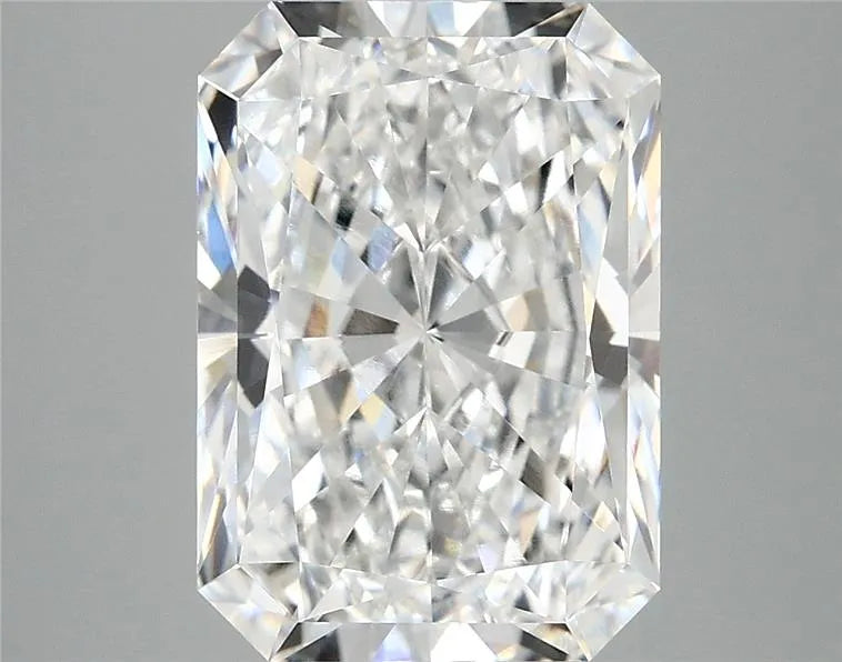 5.10ct Radiant Lab Grown Diamond (Colour E, Clarity VVS2, IGI Certified)