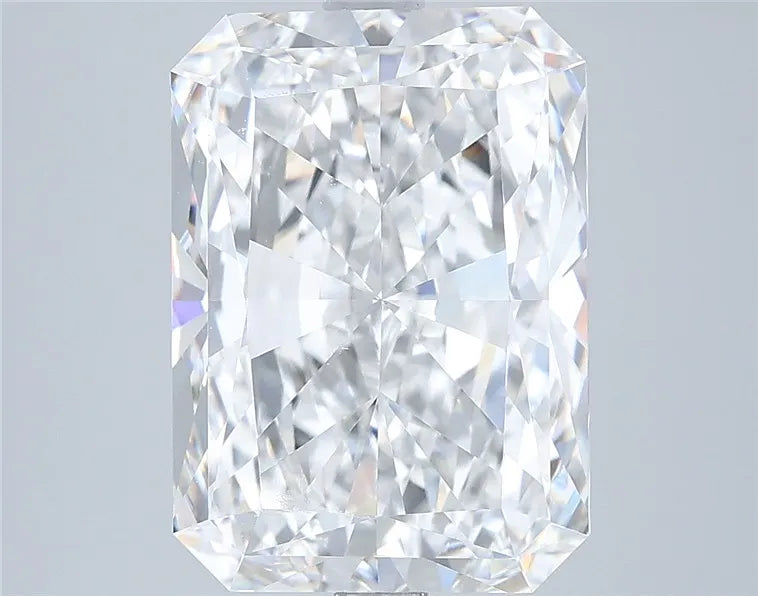 5.51ct Radiant Lab Grown Diamond (Colour E, Clarity VVS2, IGI Certified)