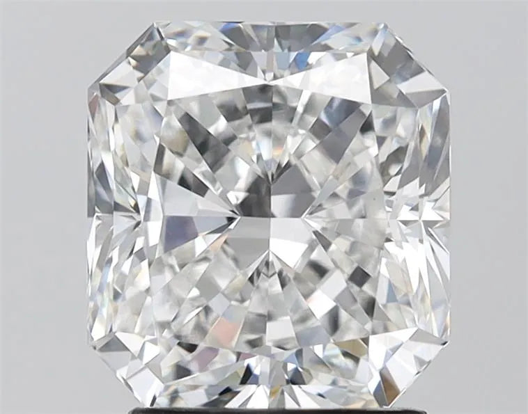 3.15ct Radiant Lab Grown Diamond (Colour E, Clarity VVS2, IGI Certified)