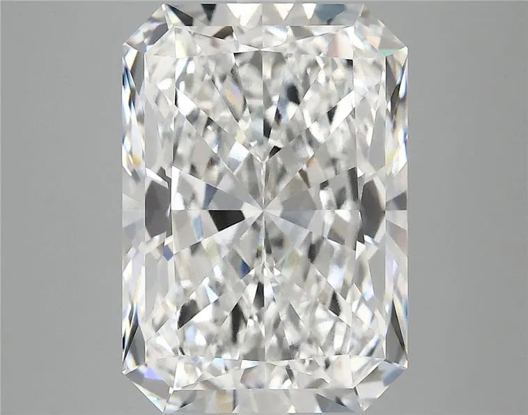 6.20ct Radiant Lab Grown Diamond (Colour E, Clarity VVS2, IGI Certified)