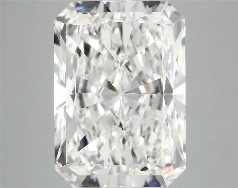 6.20ct Radiant Lab Grown Diamond (Colour E, Clarity VVS2, IGI Certified)