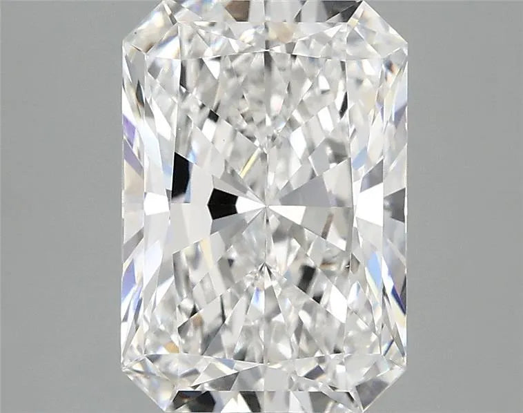 3.10ct Radiant Lab Grown Diamond (Colour E, Clarity VVS2, IGI Certified)