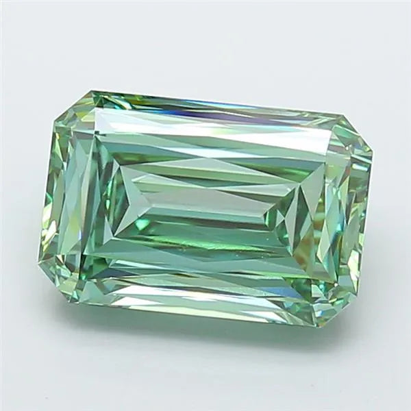 7.08ct Radiant Lab Grown Diamond (Colour Fancy Vivid Green, Clarity VVS2, IGI Certified)