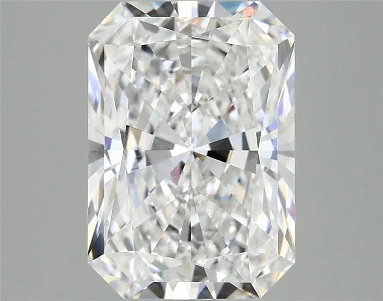 3.10ct Radiant Lab Grown Diamond (Colour D, Clarity VVS2, IGI Certified)