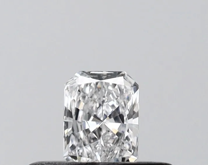 0.20ct Radiant Lab Grown Diamond (Colour D, Clarity VS1, IGI Certified)