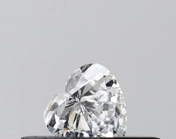 0.21ct Heart Lab Grown Diamond (Colour D, Clarity VVS2, IGI Certified)