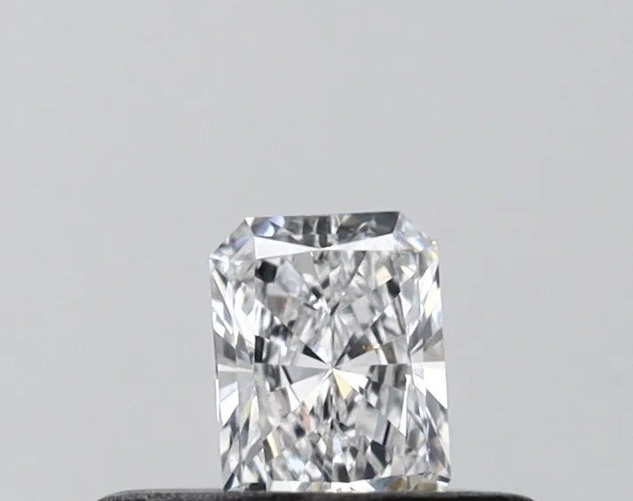 0.21ct Radiant Lab Grown Diamond (Colour D, Clarity VVS2, IGI Certified)