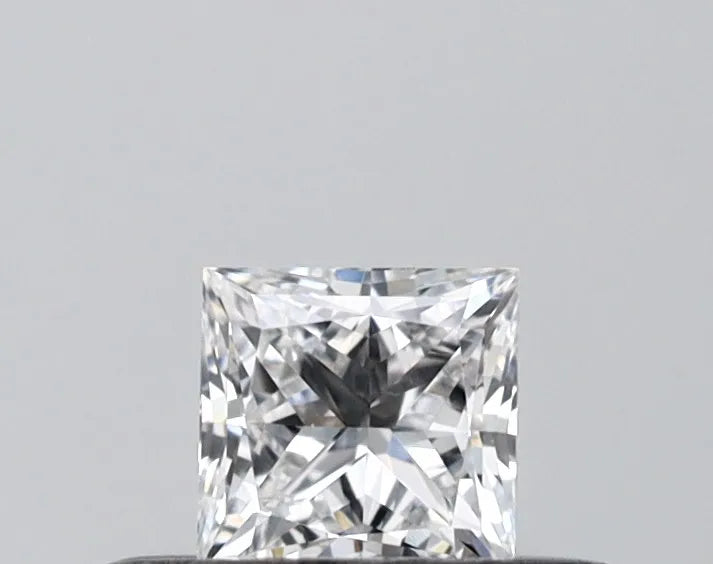 0.26ct Princess Lab Grown Diamond (Colour D, Clarity VVS2, IGI Certified)