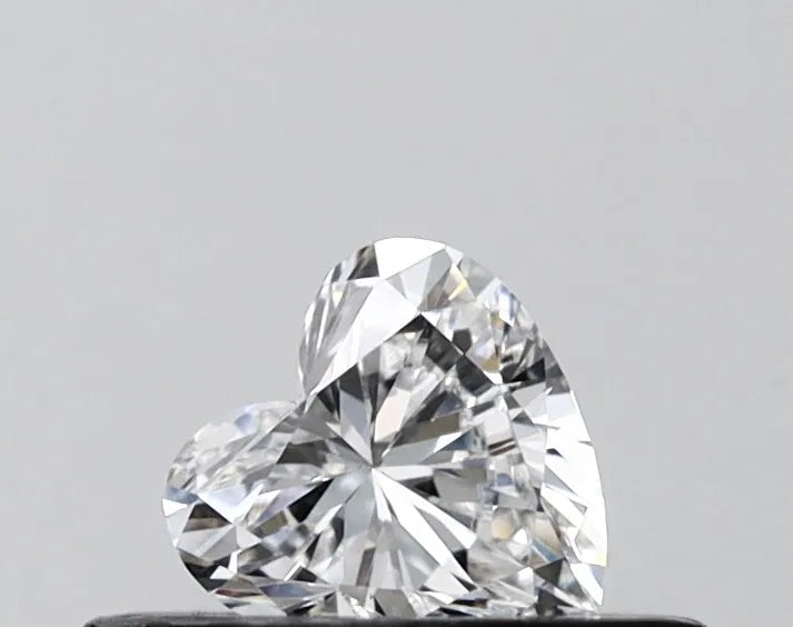 0.31ct Heart Lab Grown Diamond (Colour D, Clarity VVS2, IGI Certified)
