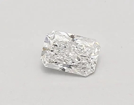 0.31ct Radiant Lab Grown Diamond (Colour D, Clarity VVS2, IGI Certified)