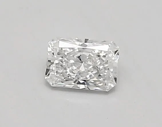 0.35ct Radiant Lab Grown Diamond (Colour D, Clarity VS2, IGI Certified)
