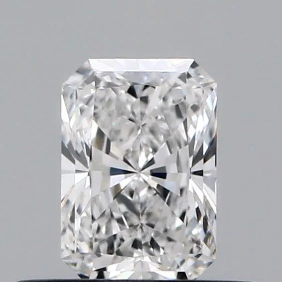 0.44ct Radiant Lab Grown Diamond (Colour E, Clarity VS1, IGI Certified)