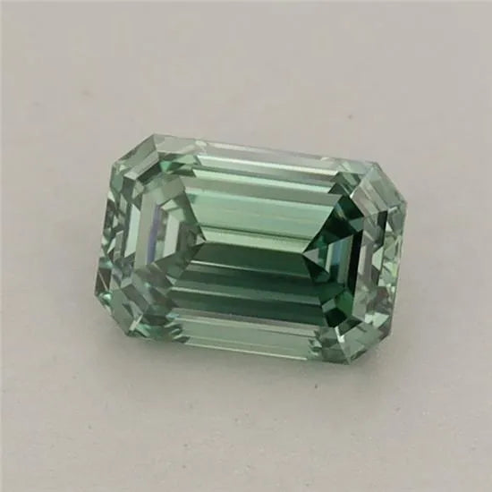 0.65ct Emerald Lab Grown Diamond (Colour Fancy Vivid Green, Clarity VVS2, IGI Certified)