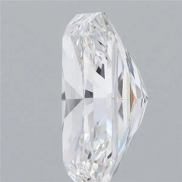 4.29ct Radiant Lab Grown Diamond (Colour D, Clarity VVS2, IGI Certified)