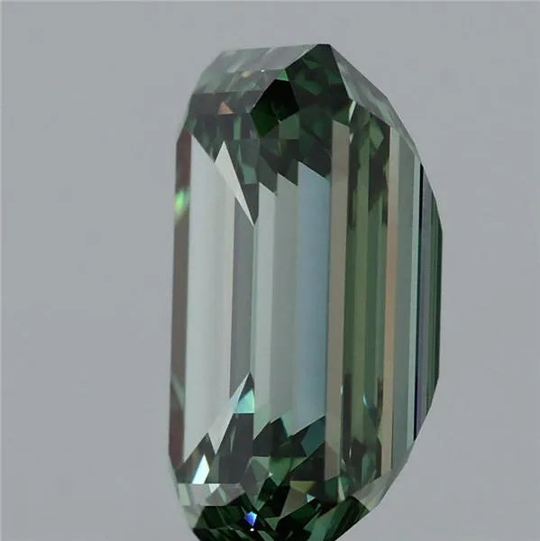 3.02ct Emerald Lab Grown Diamond (Colour Fancy Vivid Green, Clarity VVS1, IGI Certified)