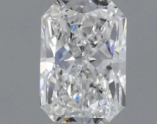 0.27ct Radiant Lab Grown Diamond (Colour D, Clarity VVS2, IGI Certified)