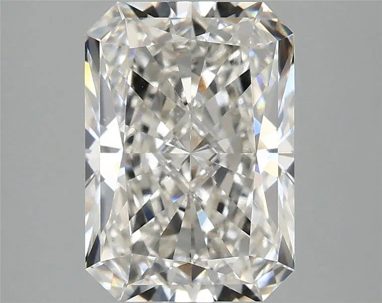 3.07ct Radiant Lab Grown Diamond (Colour G, Clarity VVS2, IGI Certified)
