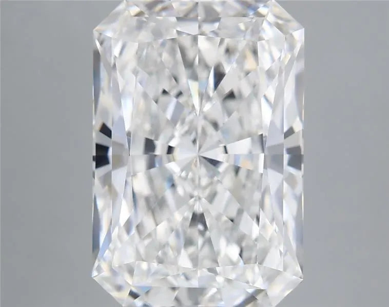 5.09ct Radiant Lab Grown Diamond (Colour E, Clarity VVS2, IGI Certified)