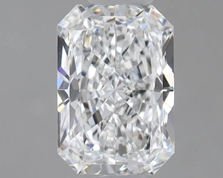 1.01ct Radiant Lab Grown Diamond (Colour E, Clarity VVS2, IGI Certified)