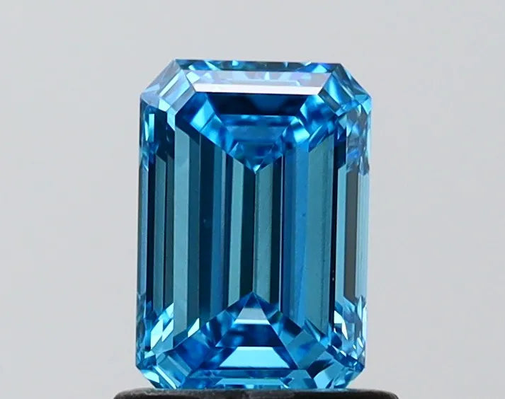 1.02ct Emerald Lab Grown Diamond (Colour Fancy Vivid Blue, Clarity VS1, IGI Certified)
