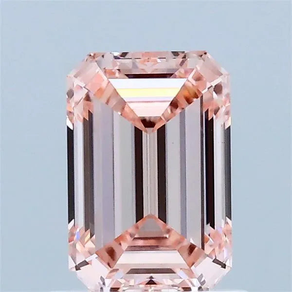1.04ct Emerald Lab Grown Diamond (Colour Fancy Vivid Pink, Clarity VS1, IGI Certified)
