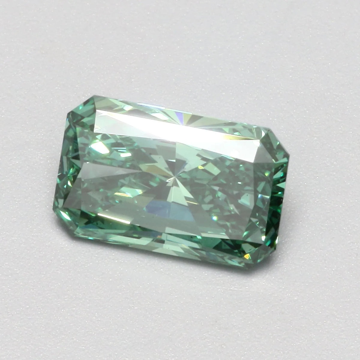 1.51ct Radiant Lab Grown Diamond (Colour Fancy Vivid Green, Clarity VS2, IGI Certified)