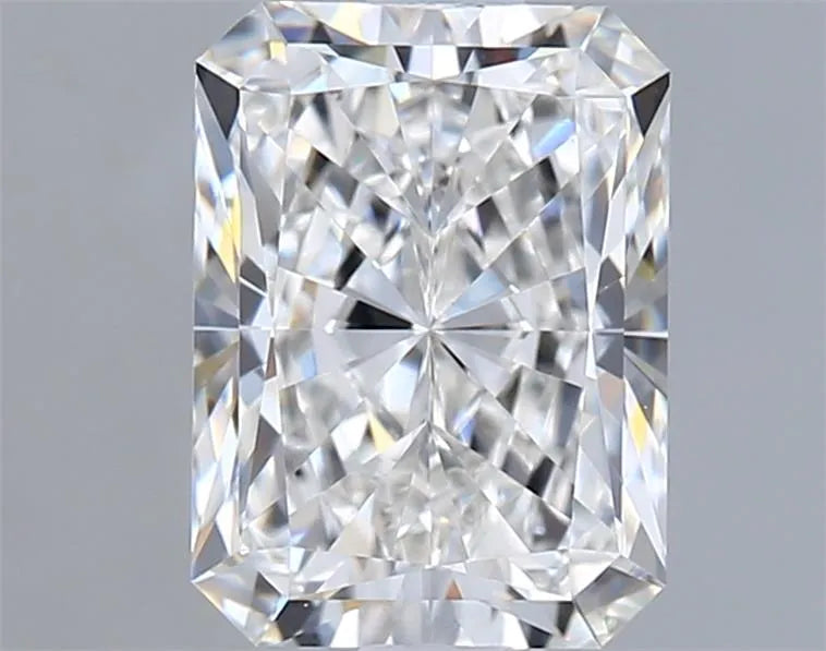 1.53ct Radiant Lab Grown Diamond (Colour F, Clarity VVS2, IGI Certified)