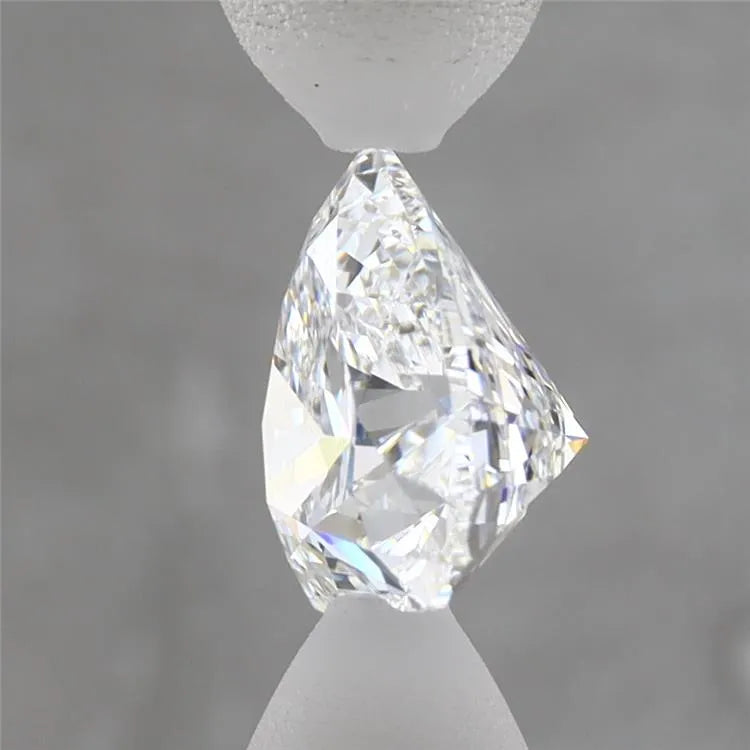1.54ct Heart Lab Grown Diamond (Colour E, Clarity VVS2, IGI Certified)