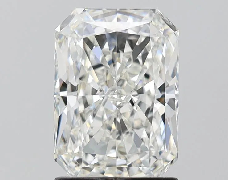 1.65ct Radiant Lab Grown Diamond (Colour F, Clarity VVS2, IGI Certified)