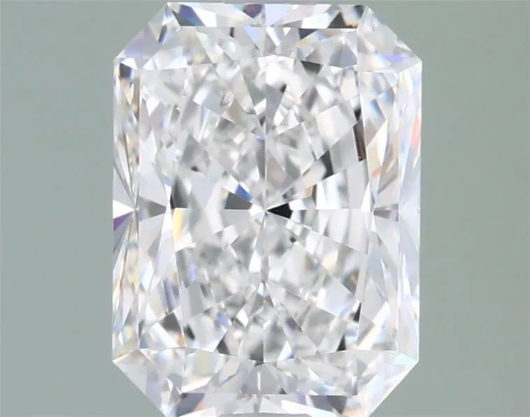 1.96ct Radiant Lab Grown Diamond (Colour E, Clarity VVS2, IGI Certified)