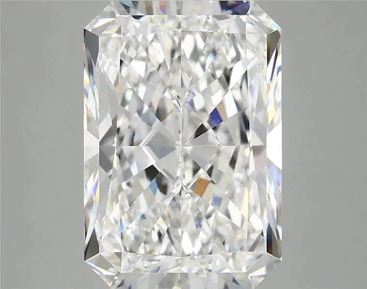 5.01ct Radiant Lab Grown Diamond (Colour E, Clarity VVS2, IGI Certified)